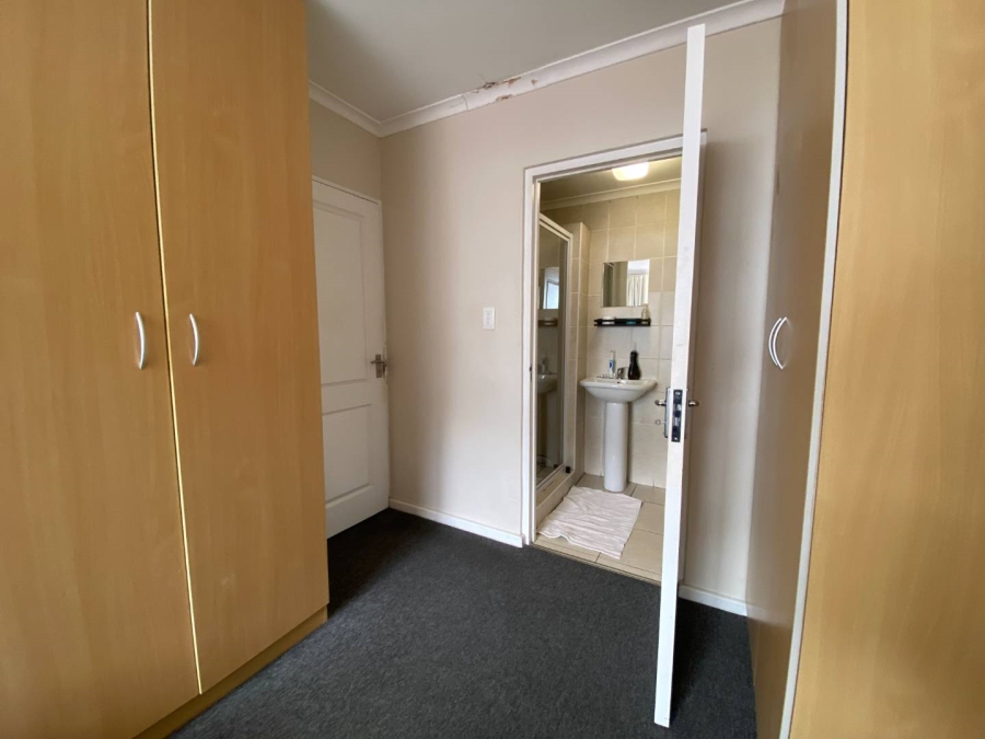 2 Bedroom Property for Sale in Wynberg Western Cape